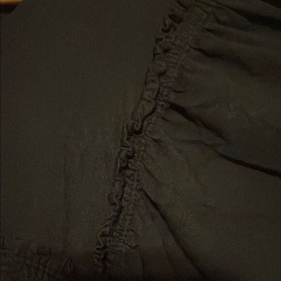 LOFT Black Flutter Sleeve Fitted Blouse - Picture 4 of 7